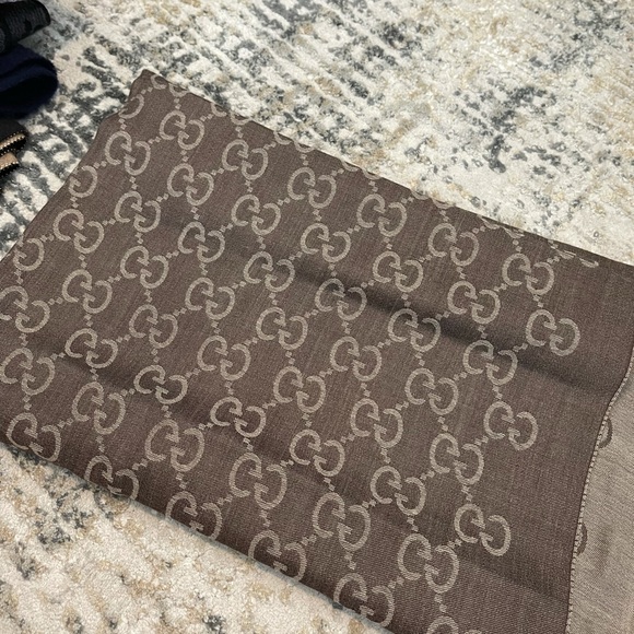 Brown Gucci Scarf (sold) - Picture 3 of 3
